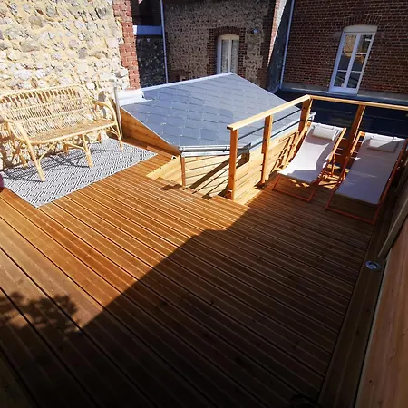 Chez Maupassant 6 A 8 Personnes * 费康